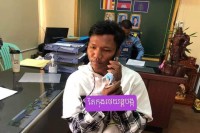 រថយន្តមួយគ្រឿង បើកបុកពីក្រោយ កិនអូសជាច្រើនម៉ែត្រ ស្លាប់ ម្នាក់និងម្នាក់ទៀតរងរបួសធ្ងន់